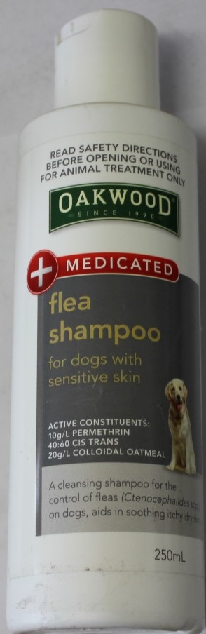 Oakwood Medicated Flea Shampoo