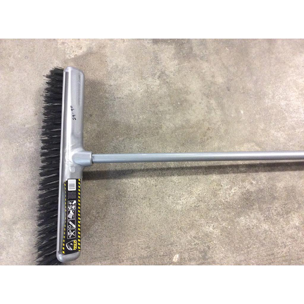 Gorilla Broom w Scraper